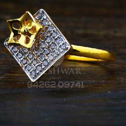 Traditional Ladies Ring