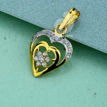 18ct Exxlusive Cz Pendant