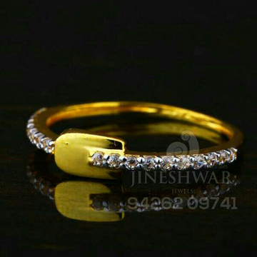 Exclusive Fancy Cz Ladies Ring LRG -0065