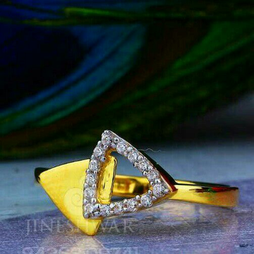Attractive Gold Cz Ladies Ring LRG -0117