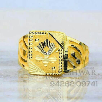 Fancy Plain Gold Gents Ring