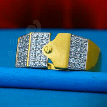 916 Cz Gold Fancy Gents Ring