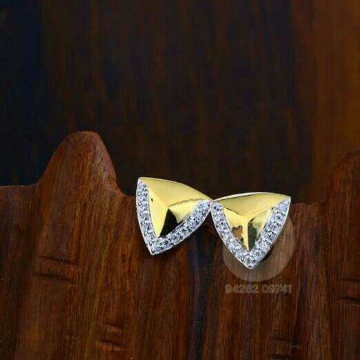 18ct Cz Trinagla Shaped Tops