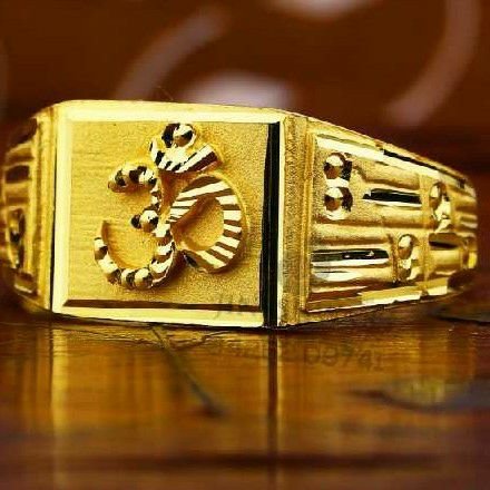 Traditional gents ring