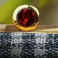 18Kt Gold Exclusive Ladies Earrings