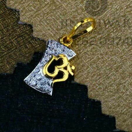 Traditional 18kt Pendents