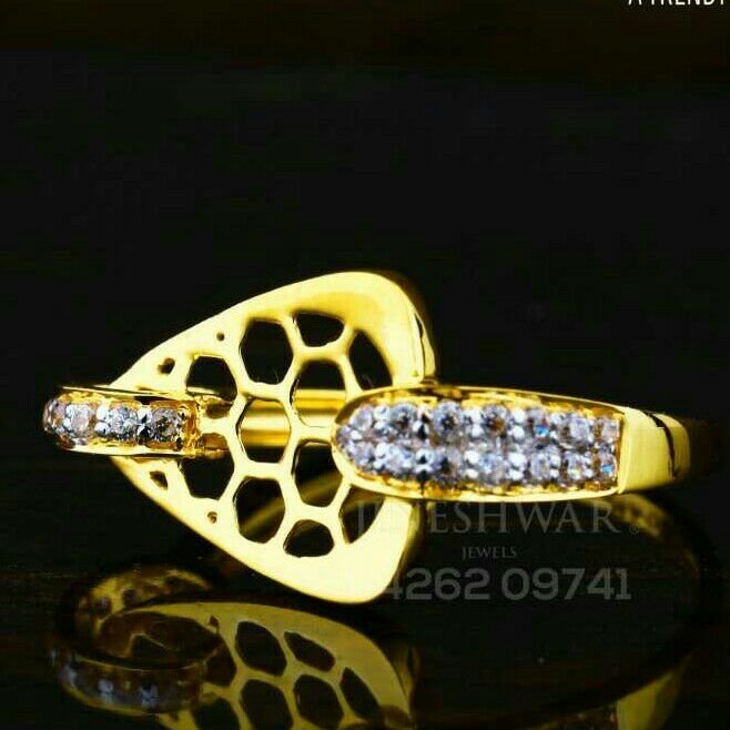 Attractive Cz Fancy Ladies Ring LRG -0009