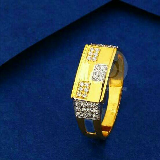 22ct Yallow Gold Cz Gents Ring