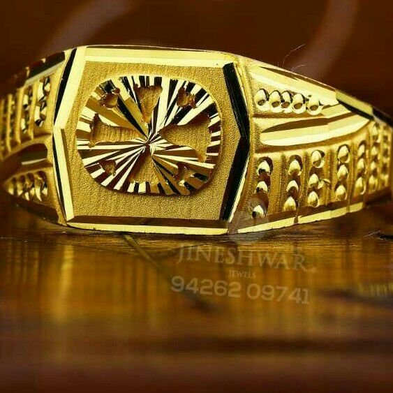 22kt Attractive Fancy Gents Ring